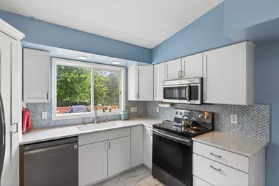 8522 Darnel Road, Eden Prairie, MN 55347 - Photo 3