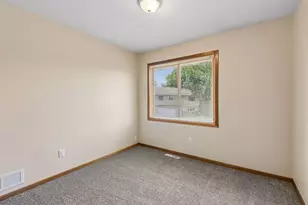 3811 Windcrest Ct, Eagan, MN 55123 - Photo 19