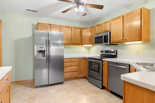 2100 Burr Oak Dr, Austin, MN 55912 - Photo 17