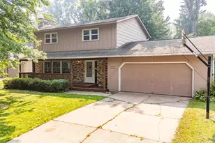 1621 12th Ave SE, Saint Cloud, MN 56304 - Photo 1