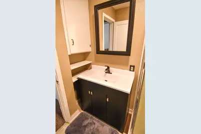 417 Kendall Avenue S, Thief River Falls, MN 56701 - Photo 17