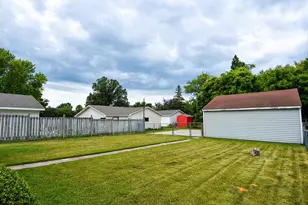417 Kendall Ave S, Thief River Falls, MN 56701 - Photo 29