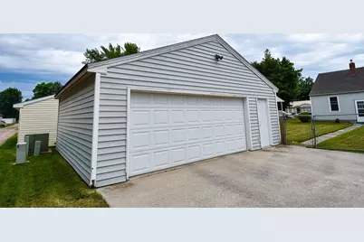 417 Kendall Avenue S, Thief River Falls, MN 56701 - Photo 33