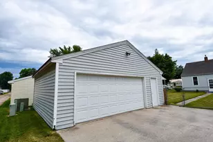417 Kendall Ave S, Thief River Falls, MN 56701 - Photo 33