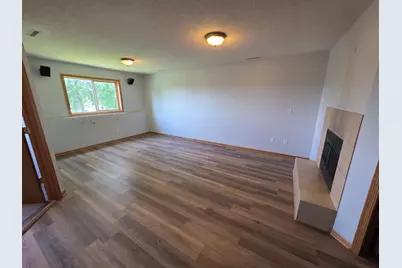 832 Matthew Drive, Chaska, MN 55318 - Photo 9