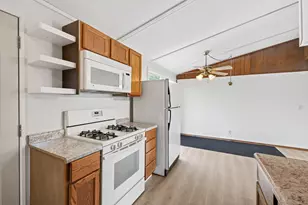 1582 3rd St E, Saint Paul, MN 55106 - Photo 17