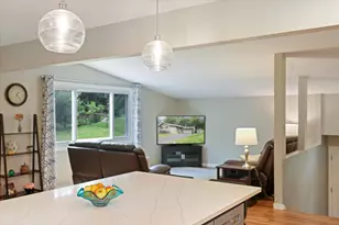 8944 Darnel Rd, Eden Prairie, MN 55347 - Photo 3