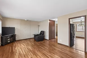 7023 146th St Ct, Apple Valley, MN 55124 - Photo 9