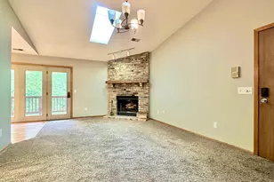 18462 Creeks Bend Dr, Minnetonka, MN 55345 - Photo 7