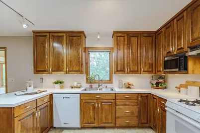 1060 Dennis Street S, Maplewood, MN 55119 - Photo 13