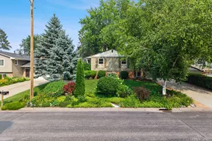 2824 Fernwood St, Roseville, MN 55113 - Photo 3
