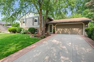 2824 Fernwood St, Roseville, MN 55113 - Photo 1