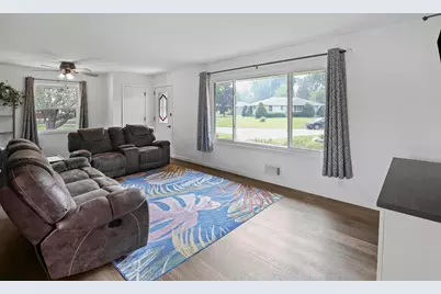 7040 Jersey Avenue N, Brooklyn Park, MN 55428 - Photo 11