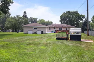 7040 Jersey Ave N, Brooklyn Park, MN 55428 - Photo 31