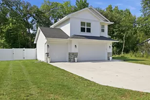 902 Wagner Rd, Menomonie, WI 54751 - Photo 3