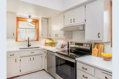 330 King Street W, Saint Paul, MN 55107 - Photo 21
