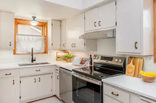 330 King St W, Saint Paul, MN 55107 - Photo 21