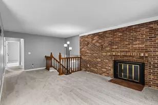 2210 Matterhorn Ln, Saint Paul, MN 55119 - Photo 5