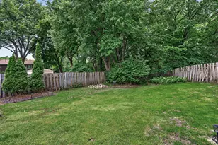 2210 Matterhorn Ln, Saint Paul, MN 55119 - Photo 27