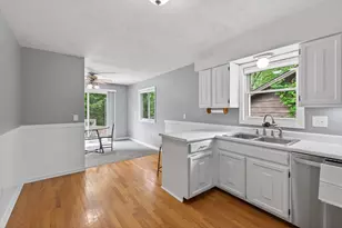 2210 Matterhorn Ln, Saint Paul, MN 55119 - Photo 11