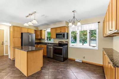 16307 Moorland Circle, Minnetonka, MN 55345 - Photo 9