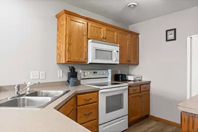 345 Roosevelt Street S #H, Cambridge, MN 55008 - Photo 7