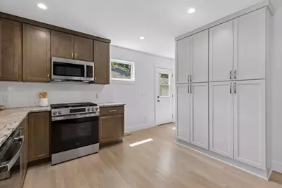 3025 Natchez Avenue S, Saint Louis Park, MN 55416 - Photo 9