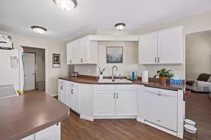 11081 Oregon Curv, Bloomington, MN 55438 - Photo 5