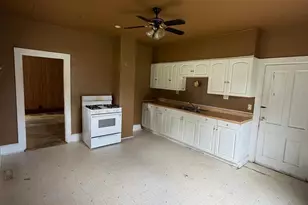 616 N Dewey St, Fairmont, MN 56031 - Photo 3