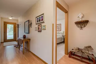 549 Oakwood Dr, Janesville, MN 56048 - Photo 5