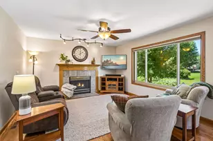 21071 Hyacinth Ave, Lakeville, MN 55044 - Photo 15