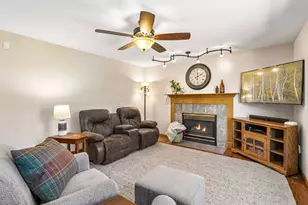 21071 Hyacinth Ave, Lakeville, MN 55044 - Photo 17