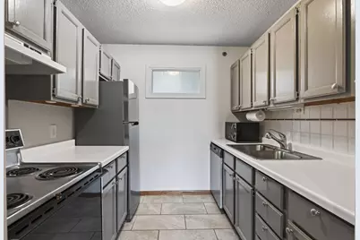 2150 Ridge Drive #36, Saint Louis Park, MN 55416 - Photo 7
