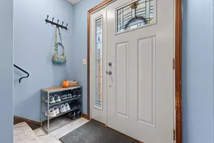 6684 Gretchen Ln N, Oakdale, MN 55128 - Photo 5