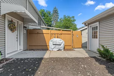 6684 Gretchen Lane N, Oakdale, MN 55128 - Photo 39