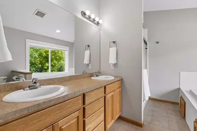 9720 Linden Avenue N, Brooklyn Park, MN 55443 - Photo 27