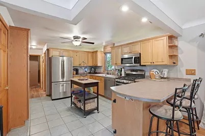 2686 Victoria Street N, Roseville, MN 55113 - Photo 9