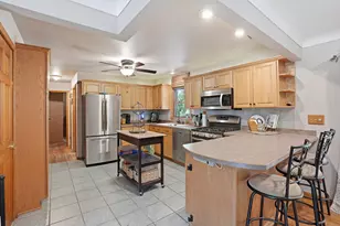 2686 Victoria St N, Roseville, MN 55113 - Photo 9