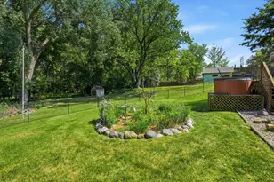 2686 Victoria St N, Roseville, MN 55113 - Photo 29