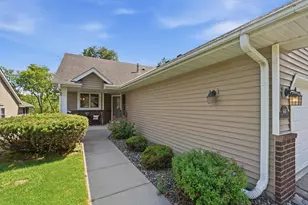 644 Overlook Dr, Roseville, MN 55113 - Photo 3
