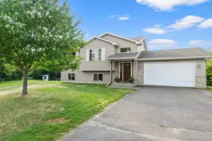 616 Horseshoe Ln, Braham, MN 55006 - Photo 1