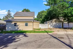 941 Cypress St, Saint Paul, MN 55106 - Photo 1