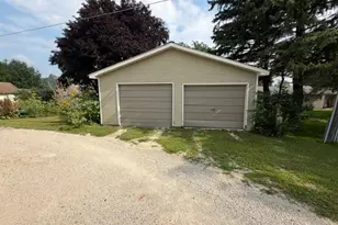 316 Newburg Ave W, Mabel, MN 55954 - Photo 19