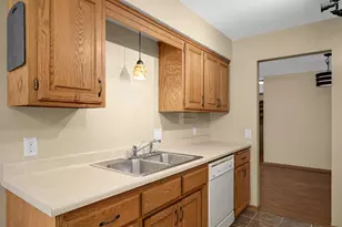 4361 Buckingham Ct, Vadnais Heights, MN 55127 - Photo 13