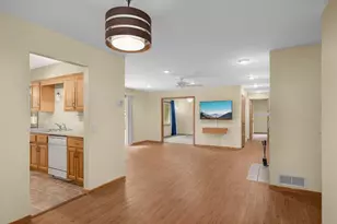 4361 Buckingham Ct, Vadnais Heights, MN 55127 - Photo 15