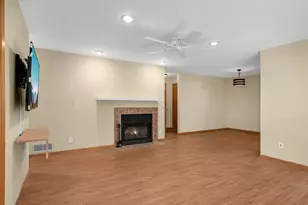 4361 Buckingham Ct, Vadnais Heights, MN 55127 - Photo 7