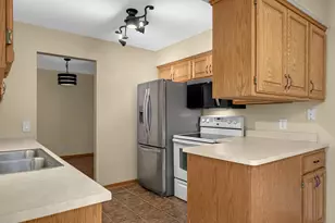 4361 Buckingham Ct, Vadnais Heights, MN 55127 - Photo 11