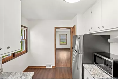 590 Valley Lane, Mendota Heights, MN 55118 - Photo 7