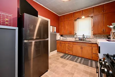 617 W Howard Street, Winona, MN 55987 - Photo 9
