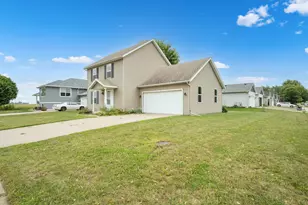 805 3rd Ave NE, Plainview, MN 55964 - Photo 7